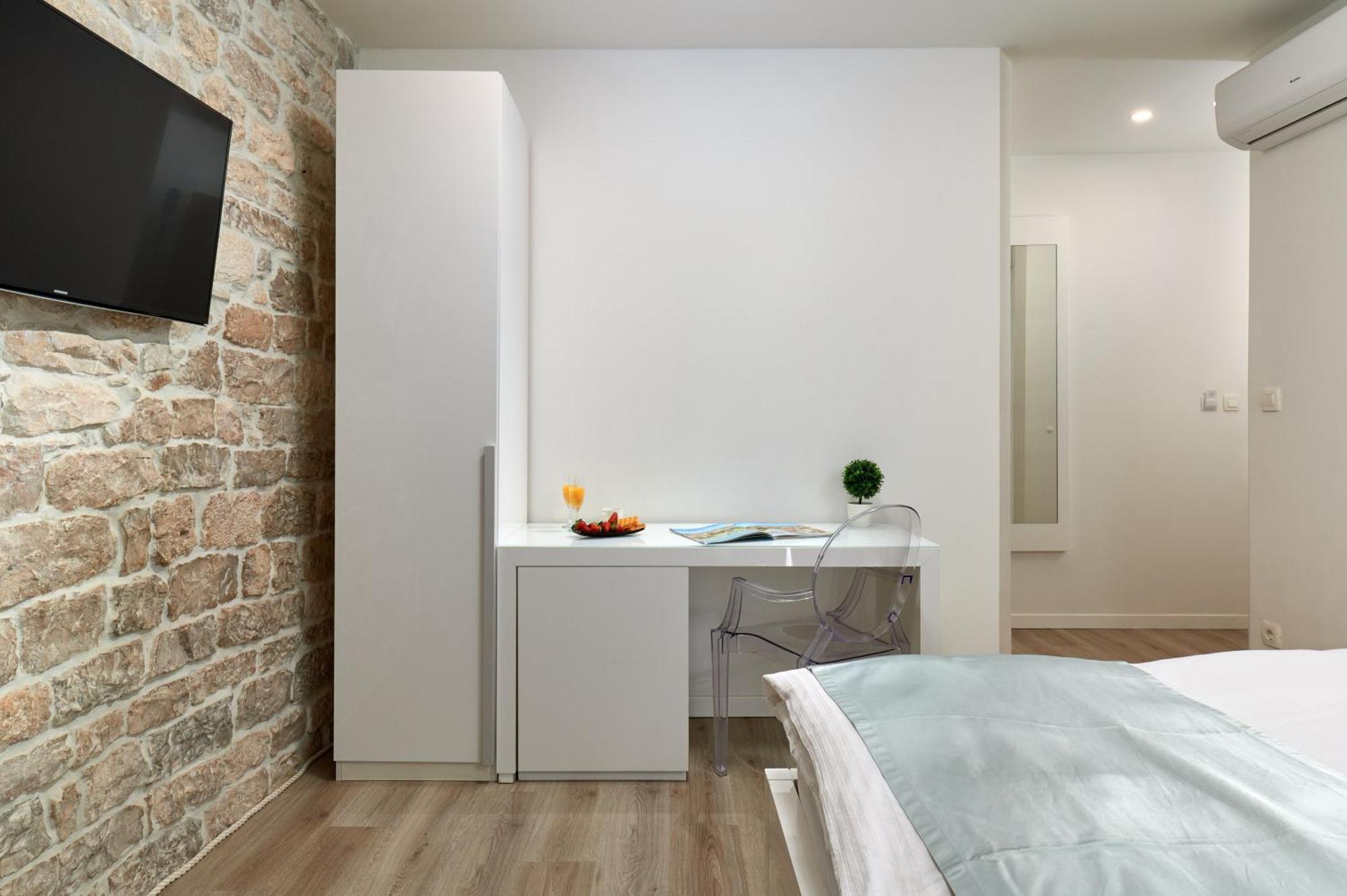 Bernardi Guest house 4*